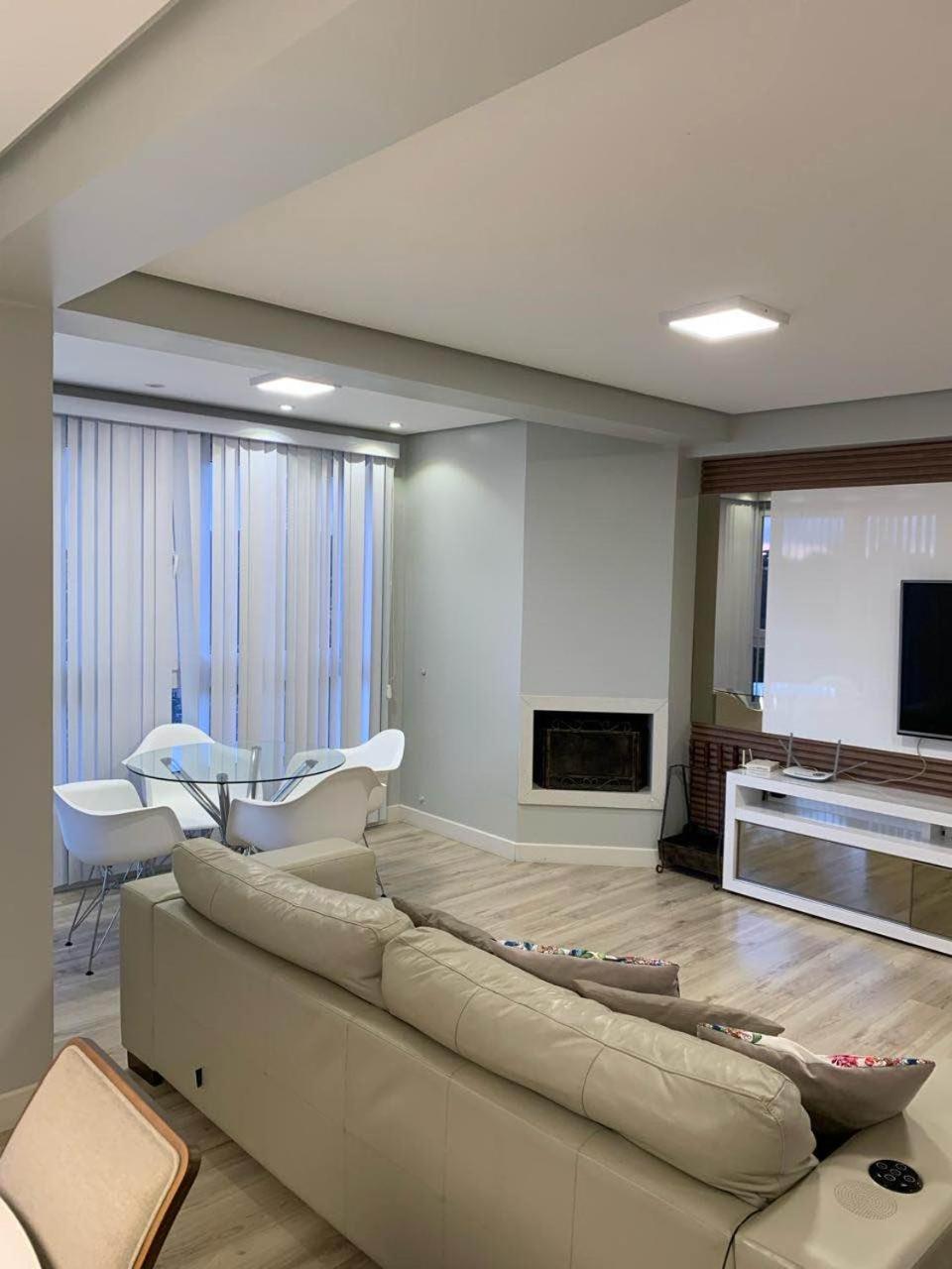 Apartamento Novo No Centro De Gramado Kültér fotó